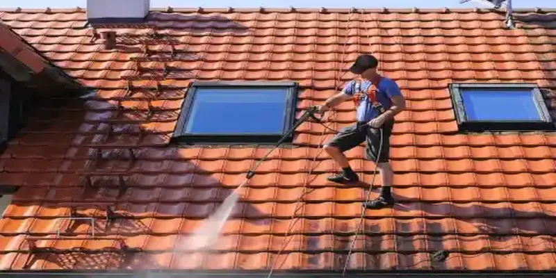 démoussage et nettoyage haute pression de toiture à Planay